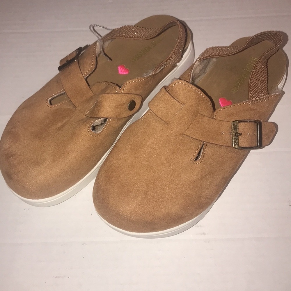 🆕Steve Madden Girl Clogs